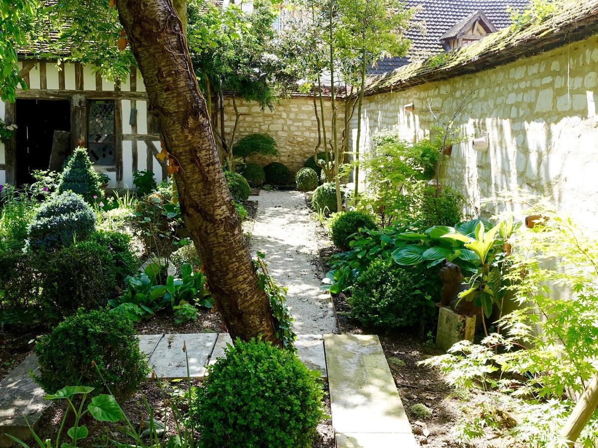 Bed and Breakfast Le Jardin De La Cathedrale Труа Екстер'єр фото